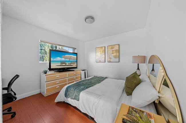 Building Photo - 2304 E 14th St