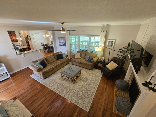 Building Photo - GRASSFIELD - Lauren's Cove