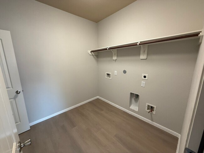 Building Photo - 24611 Fort Timbers Ct