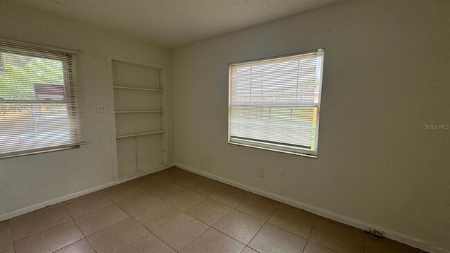 Building Photo - 715 Quill St