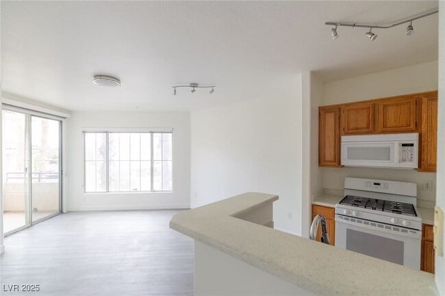 Building Photo - 7151 S Durango Dr