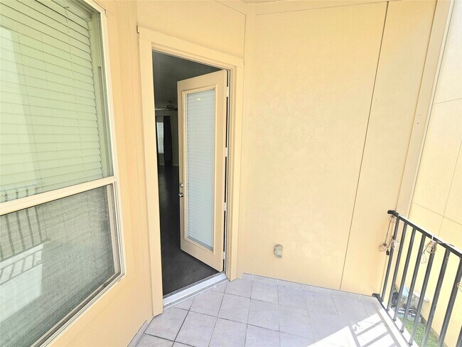 Building Photo - 9610 Knights Station Dr