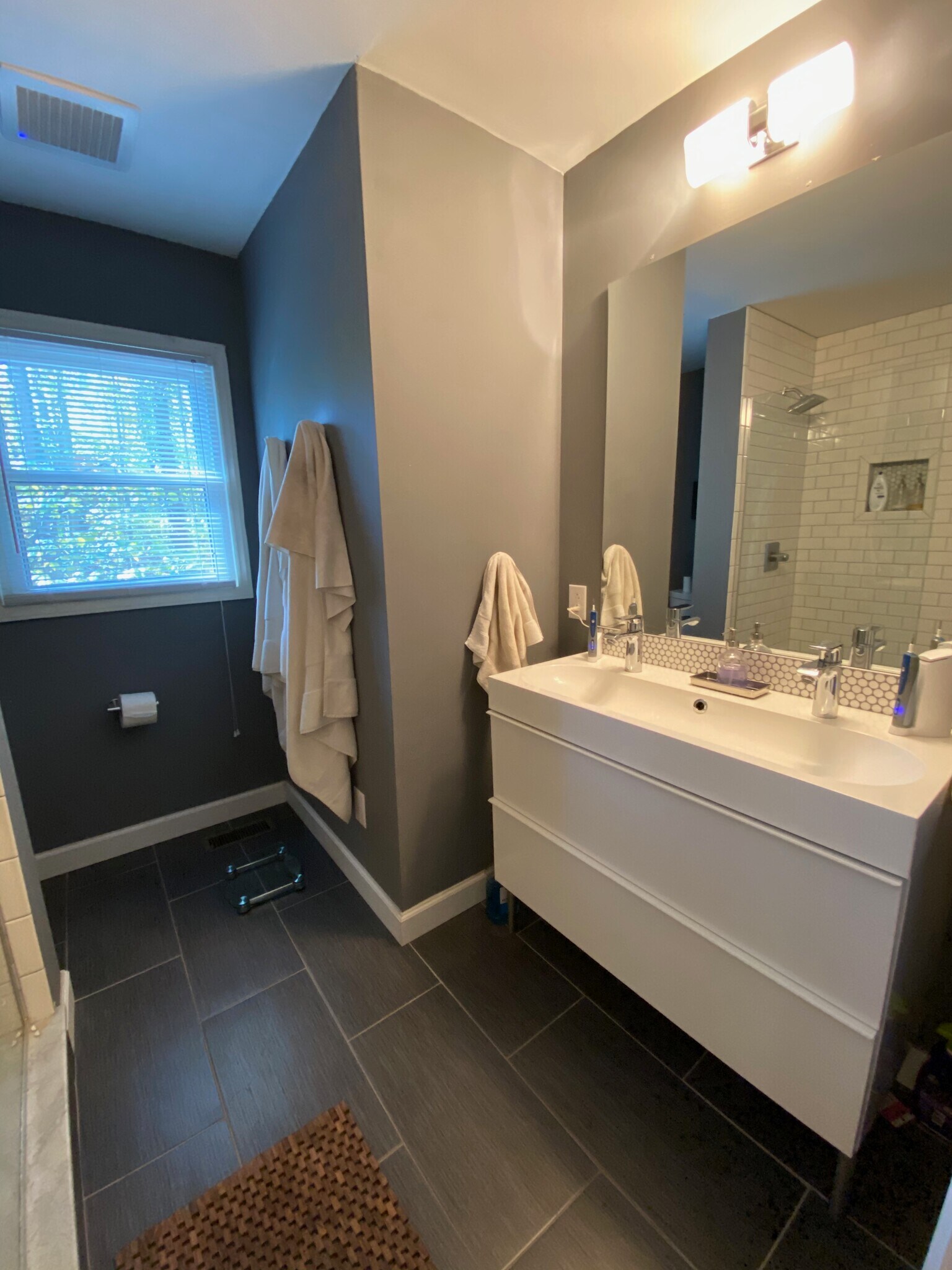 Upstair Bathroom - 121 Johnson St