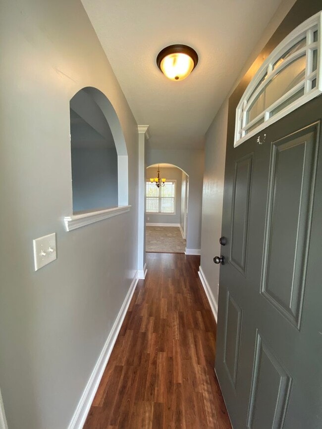 Building Photo - Adorable 3 bed/2 bath home! Great location!