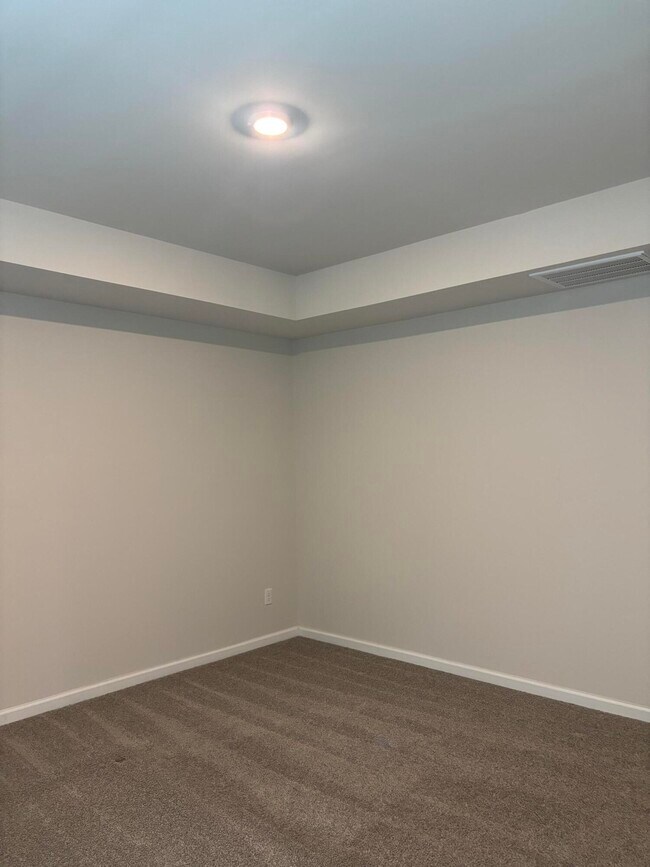Building Photo - 1848 Lacebark Dr