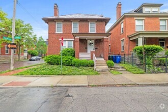 Building Photo - 52 1/2 E Gates Ave