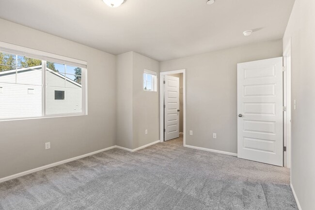 Building Photo - Beautiful 5Bd home in  Marysville