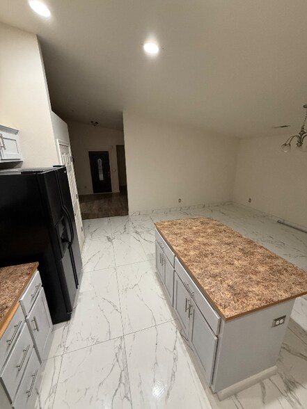 Building Photo - 5502 Hayes Ln