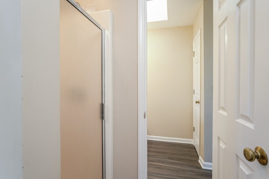 Building Photo - 2110 Arden Pl