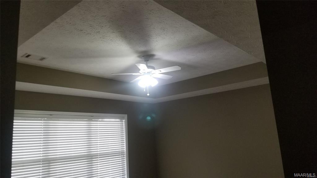 Building Photo - 9001 Saw Tooth Loop