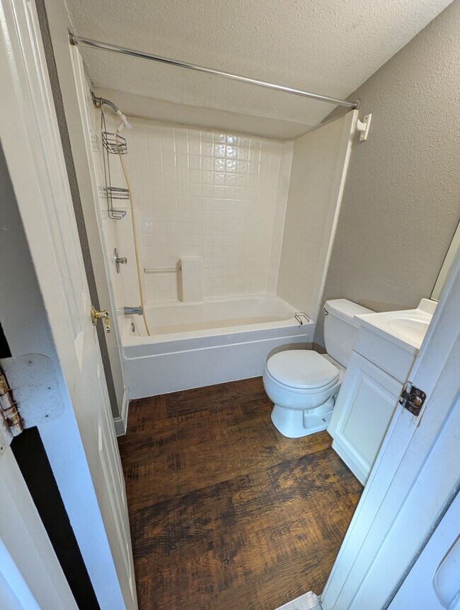 Building Photo - One Bedroom Home in East Brainerd With ALL Utilities Included