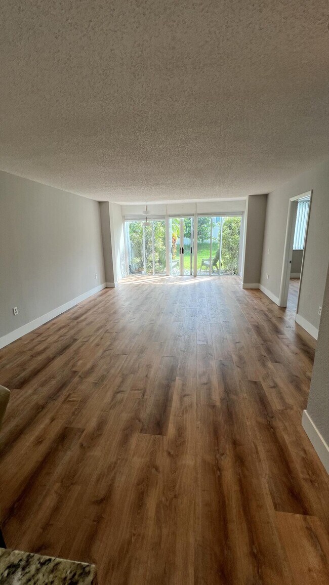 Building Photo - 4242 Deste Ct