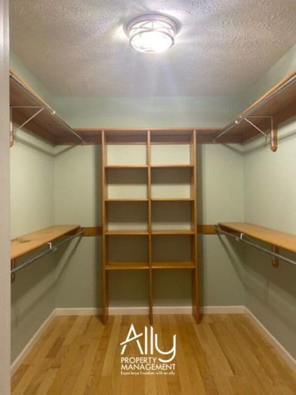 Building Photo - 35 Hardwood Rd