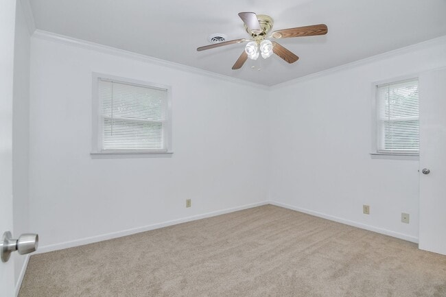 Building Photo - 3 Bedroom Ranch