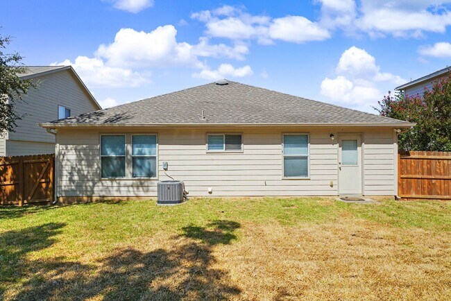 Building Photo - 11114 Hillsdale Loop