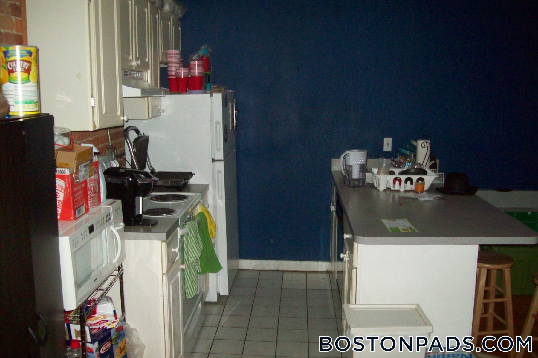 Building Photo - 610 Columbus Ave