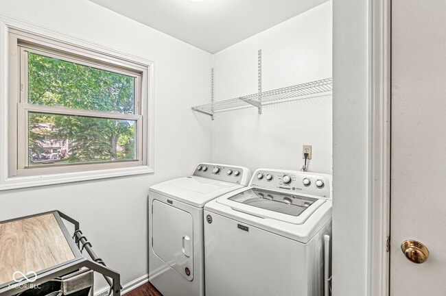 Building Photo - 6542 Kingman Dr