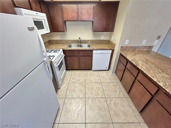 Building Photo - 749 Rock Springs Dr