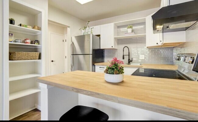 Building Photo - 2430 Palmer Park Blvd