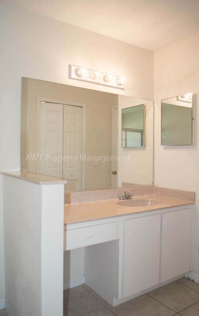 Building Photo - 90a Farmsworth Dr