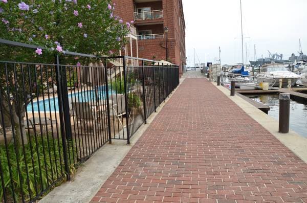 Promenade along the whole waterfront - 960 Fell St
