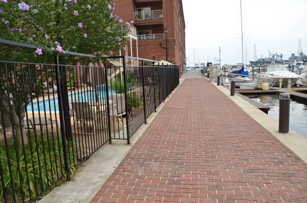 Promenade along the whole waterfront - 960 Fell St