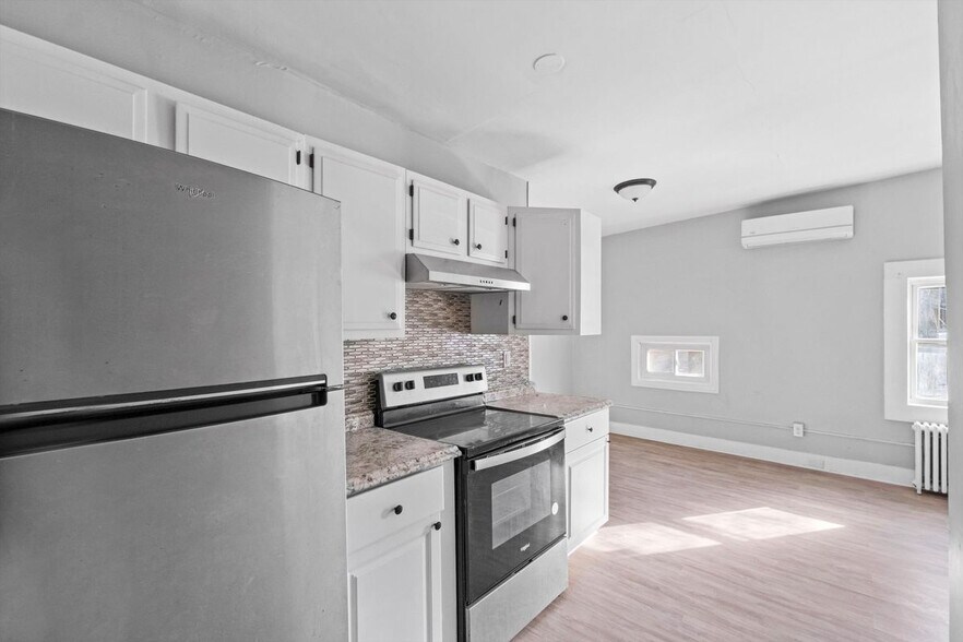 Building Photo - 49 S Hamilton St