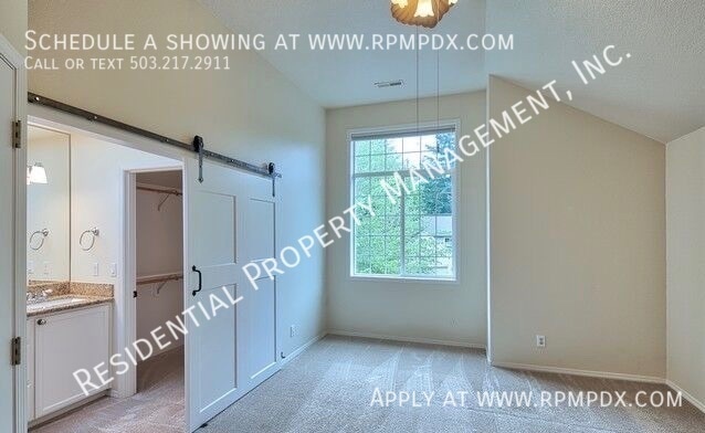 Building Photo - 23992 SW Red Fern Dr