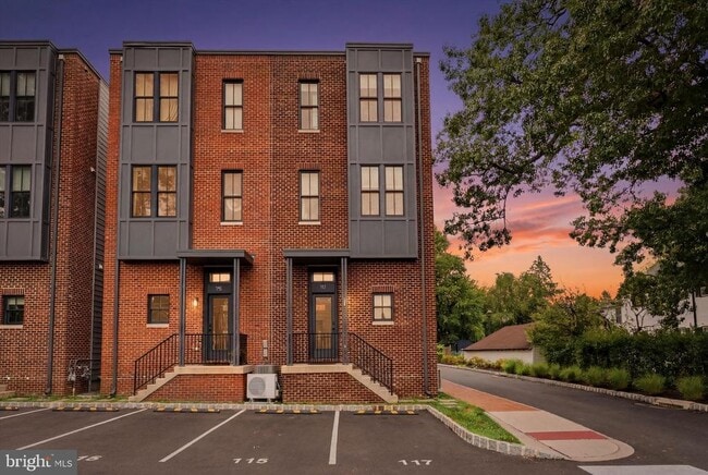 Building Photo - 117 Thornton Ln