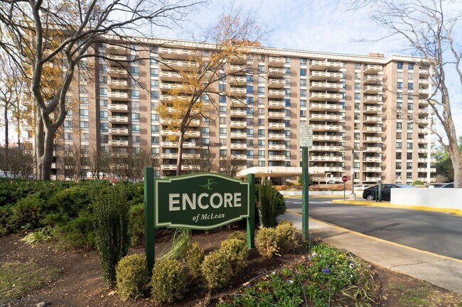Primary Photo - Contemporary 2BR/2BA Corner Condo at The Encore of McLean
