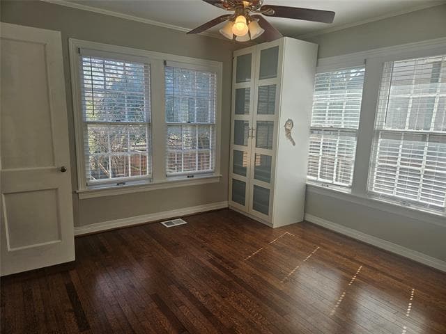 Building Photo - 7010 Vivian Ave