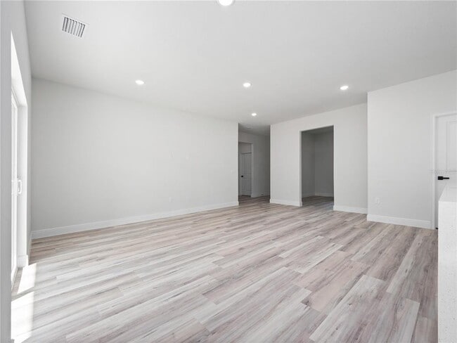 Building Photo - 560 Marion Oaks Golf Way