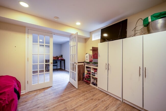 Building Photo - Stunningly Updated Home in Evergreen Meado...