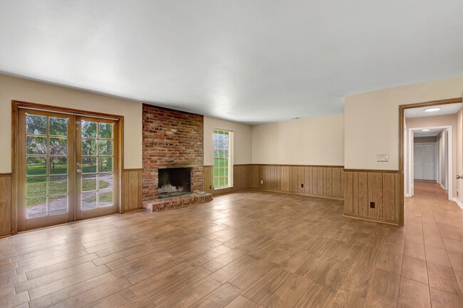 Building Photo - 119 Rio Pinar Dr