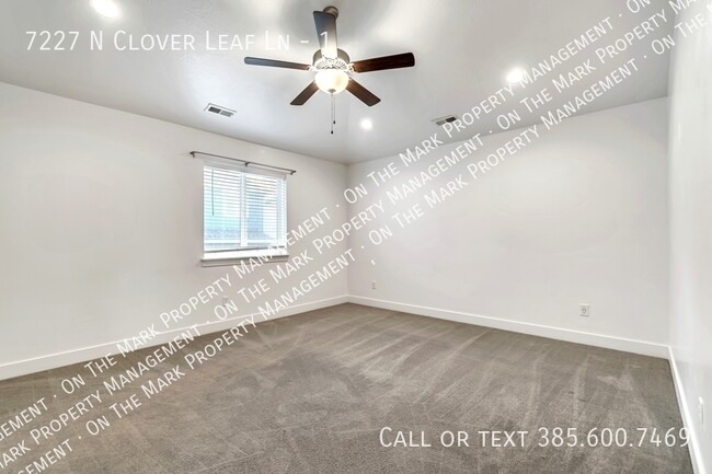 Building Photo - 7227 N Clover Leaf Ln
