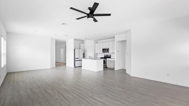 Building Photo - Charming 3-Bedroom Home on a Quiet Cul-de-...
