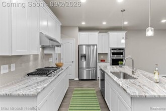 Building Photo - 4819 Glenora Dr