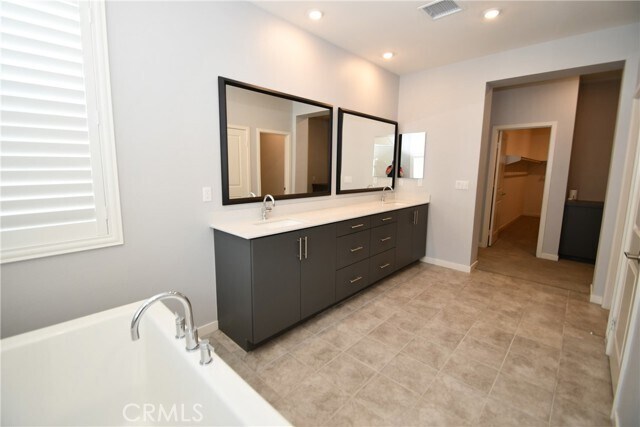 Building Photo - 15743 Butterfly Dr