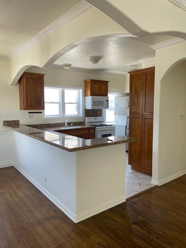 open floor plan ktich detail - 5906 San Vicente Blvd