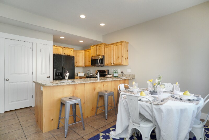 Building Photo - 2899 1150 W