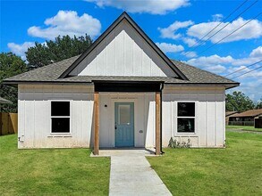 Building Photo - Stunning Brand-New 3 Bed, 2 Bath Home for ...