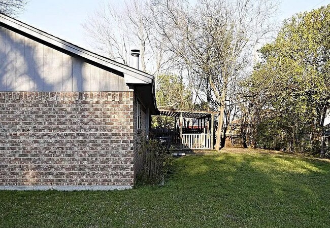 Building Photo - 3 bed 2 bath in Midway ISD