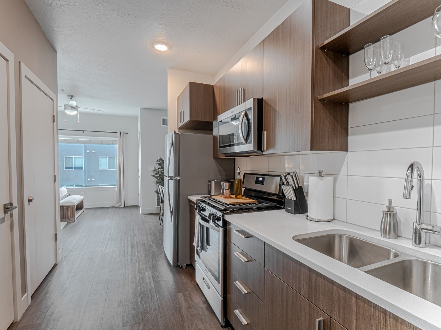 Building Photo - 241 W 200 S