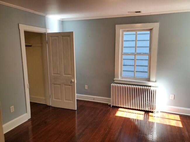 Building Photo - 113 Charles St