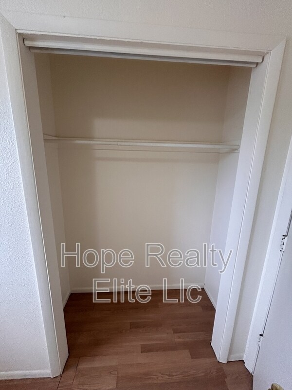 Building Photo - 334 Fairway S