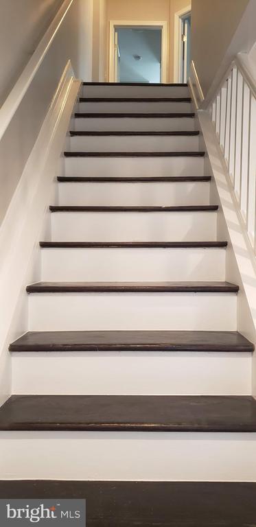 Building Photo - 1103 Morse St NE