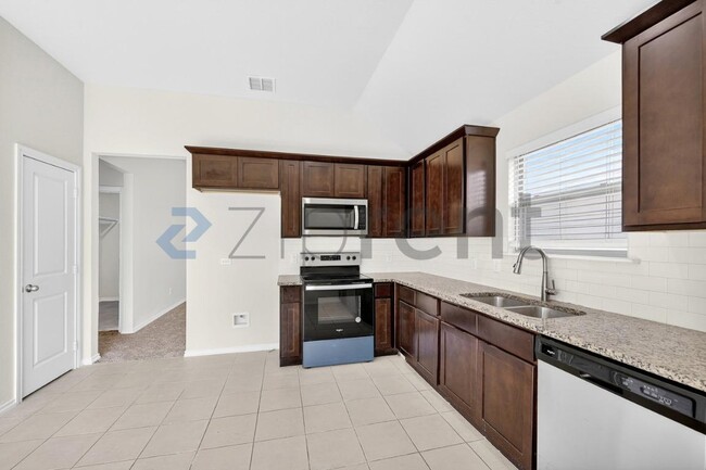 Building Photo - 1512 Chama Dr