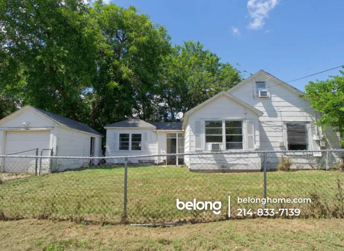 Building Photo - 901 N Howeth St