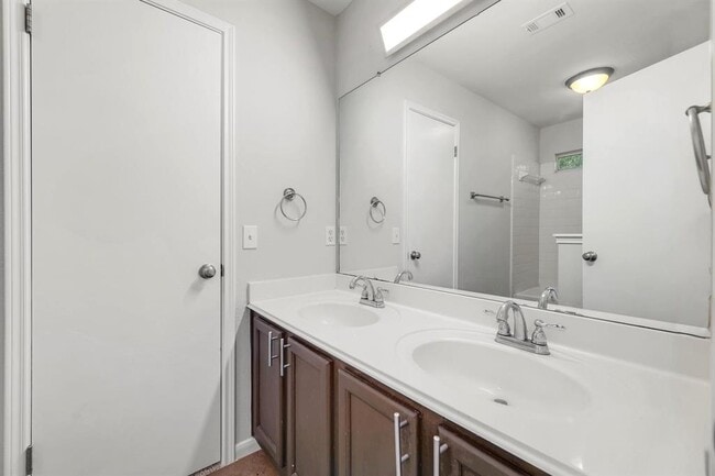 Building Photo - 214 Crystal Knoll Blvd