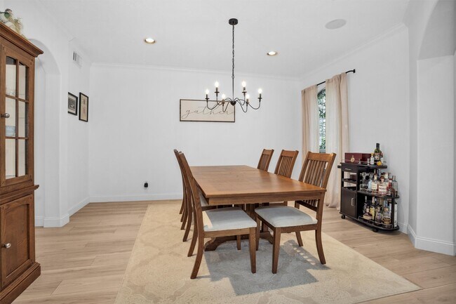 Building Photo - 3006 E Lake Falls Cir